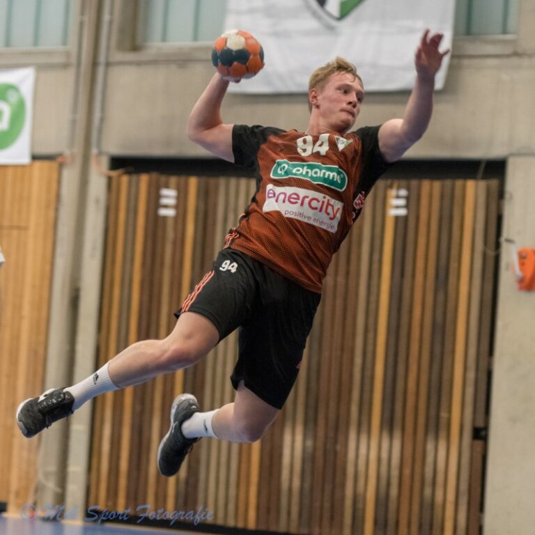 Kjell Maelecke beim Torwurf